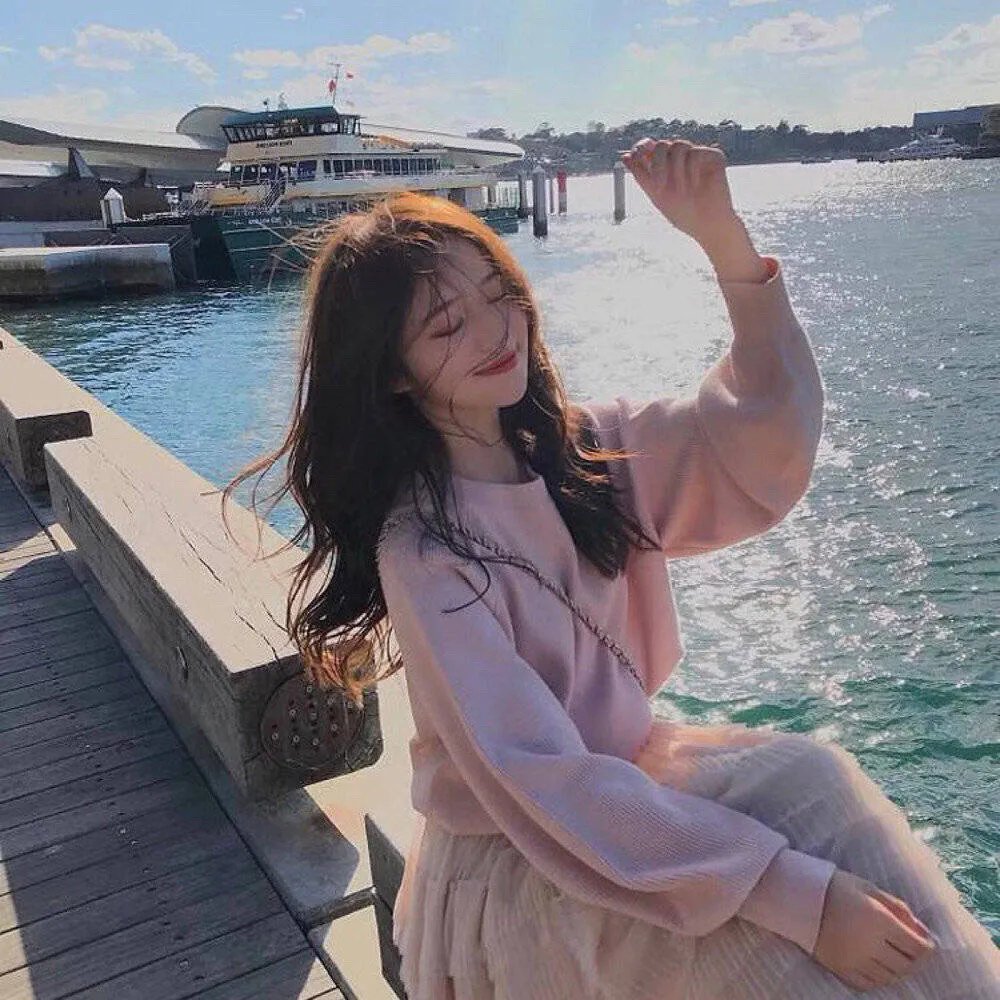 无法触碰的她